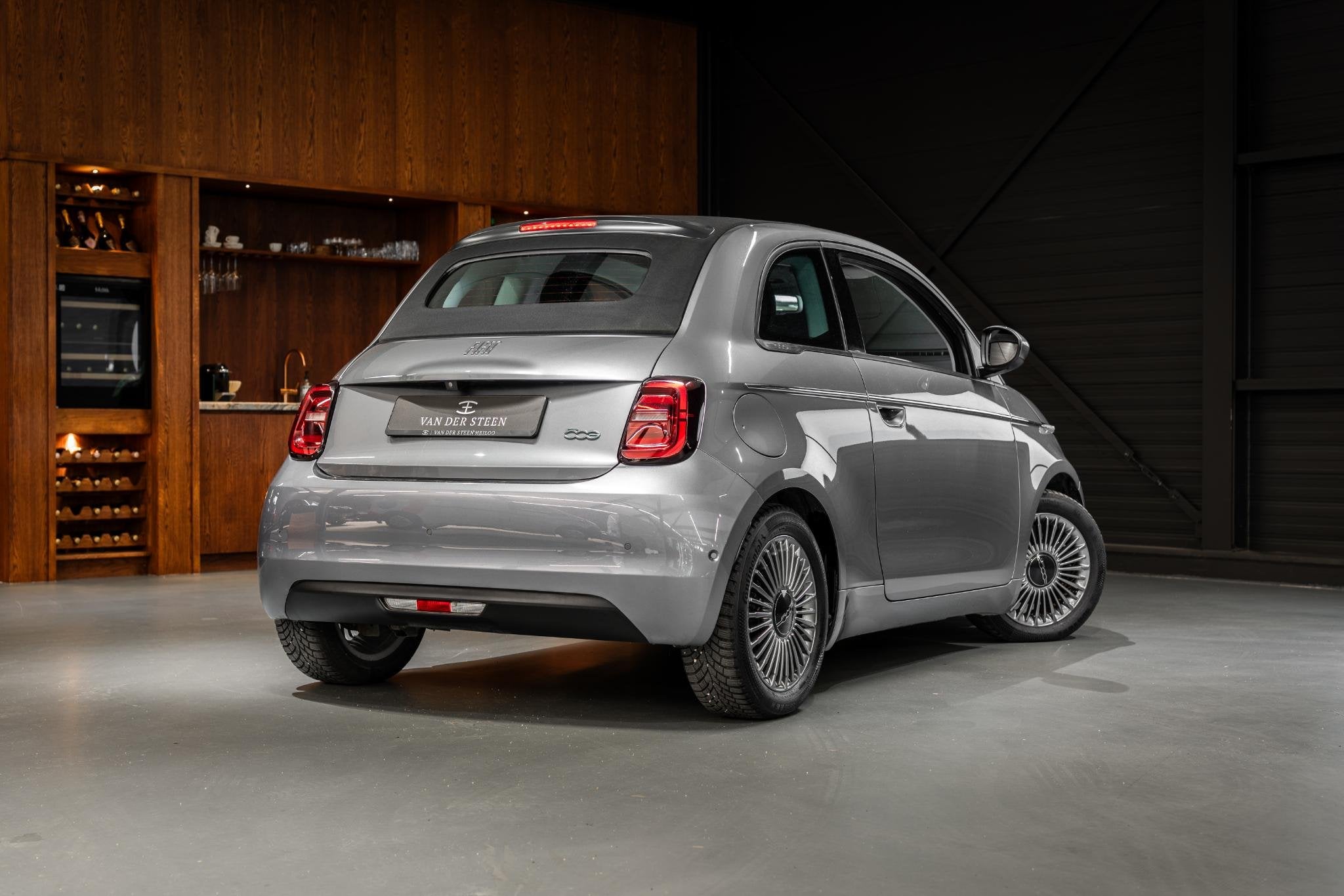 Fiat 500 C Icon 42 kWh Camera | Dodehoekdetectie, Stof, Cabriolet, 4 stoelen, Parkeersensor