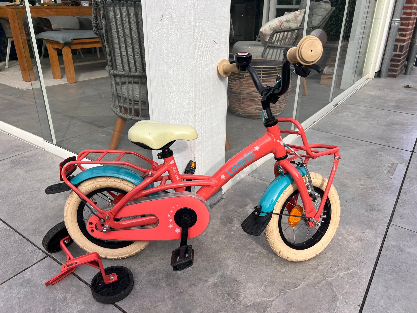 Loekie princes 12 inch meisjes fiets met zijwieltjes 2024, Ophalen, Terugtraprem, Zijwieltjes, Gebruikt