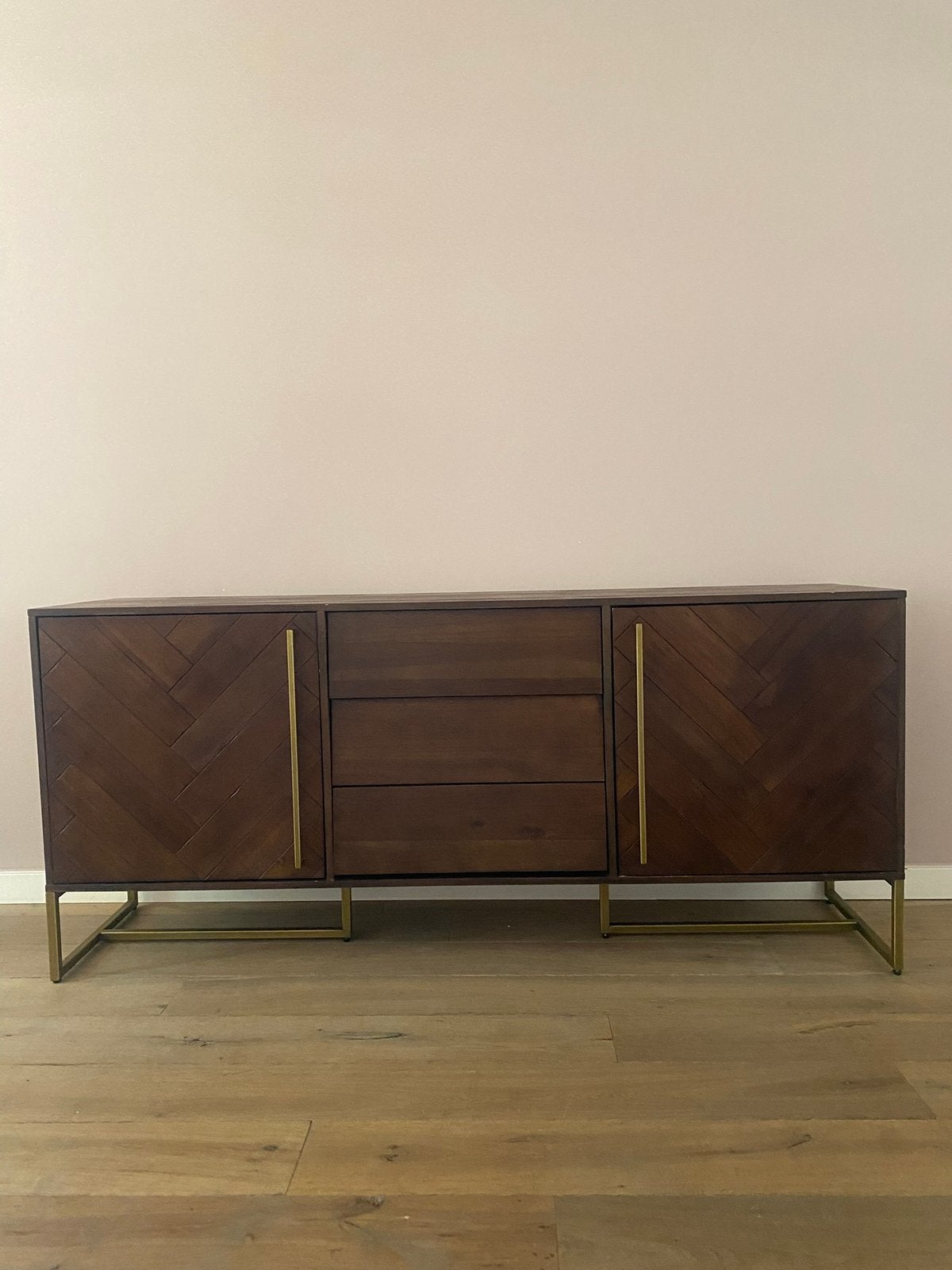 Dressoir van Dutchbone met vintage twist