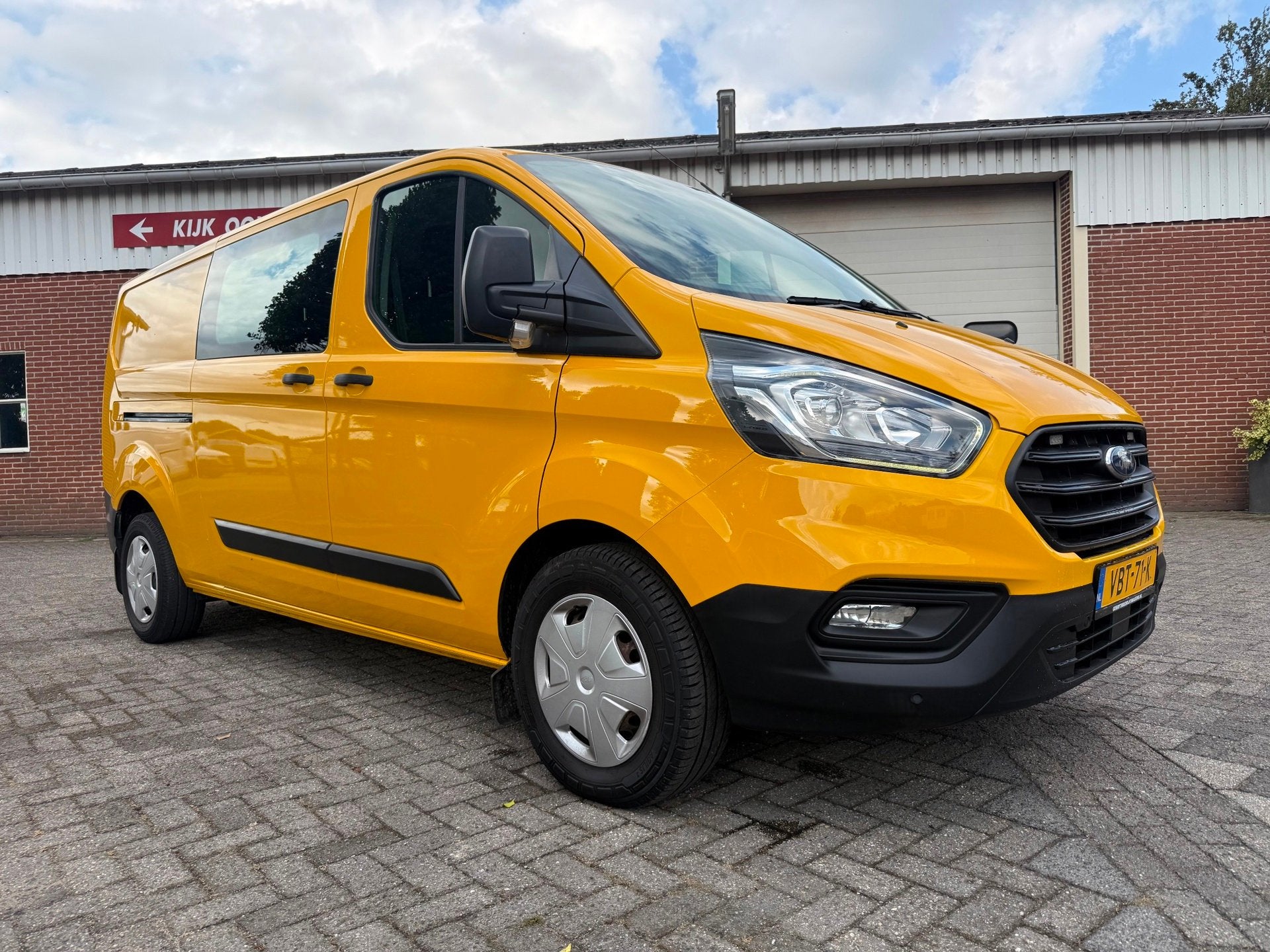 Ford Transit Custom 340 2.0 TDCI L2H1 Trend DC 130PK airco c, Voorwielaandrijving, 15 km/l, Euro 6, 4 cilinders