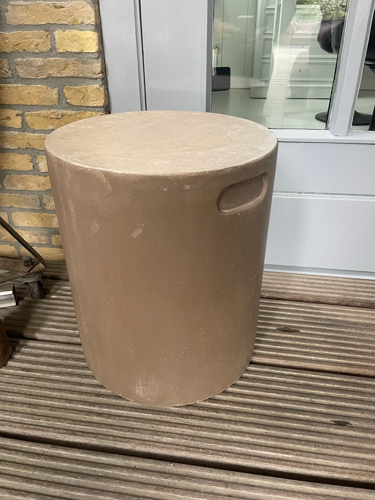 Tafeltje Fay van fibreclay microcement, Huis en Inrichting, Tafels | Bijzettafels, Overige materialen, Minder dan 55 cm, Gebruikt