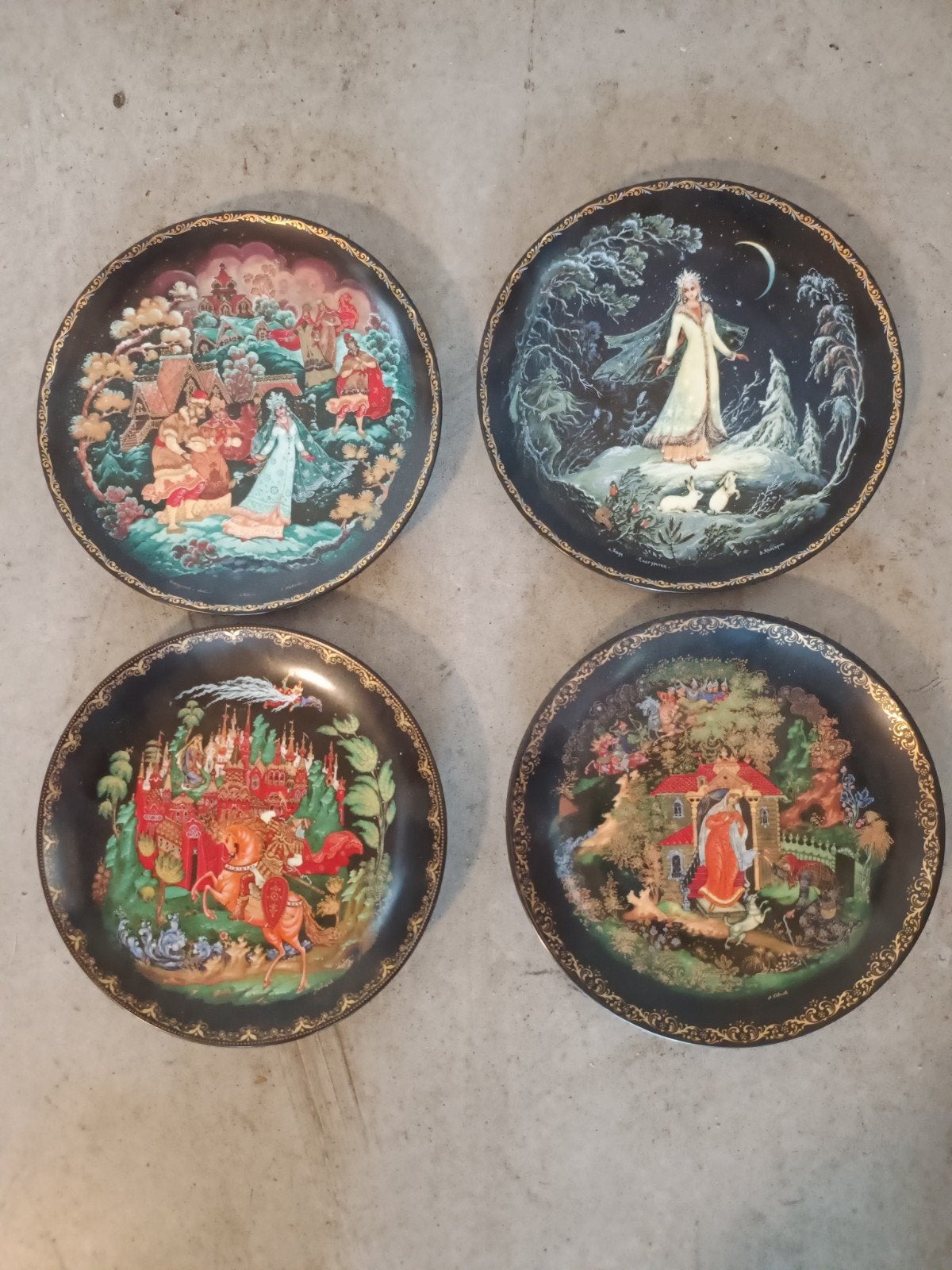 Set van 4 Russische lakminiaturen decoratieve borden, Antiek en Kunst, Ophalen of Verzenden