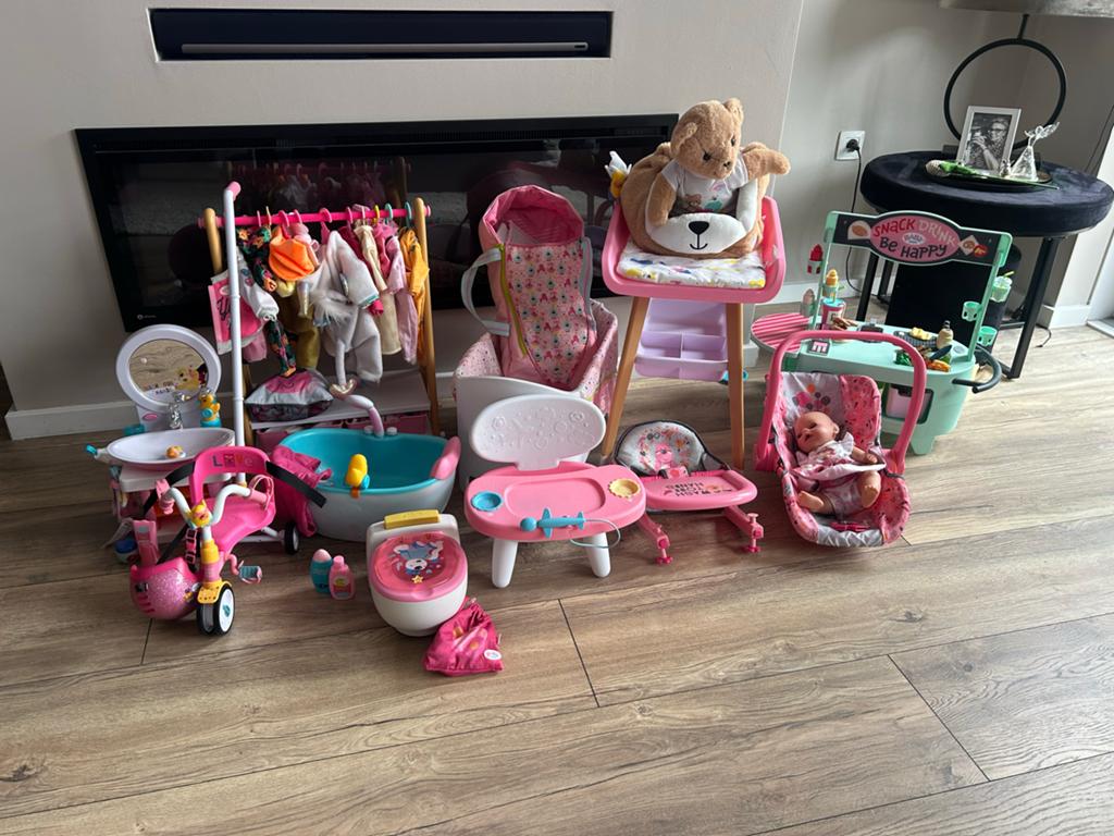 Baby Born pop met diverse accessoires!, Kinderen en Baby's, Speelgoed | Poppen, Ophalen, Zo goed als nieuw, Babypop