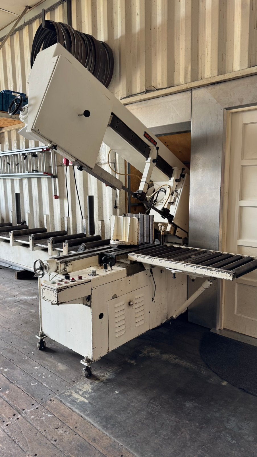 Lintzaagmachine MEBA voor staal, Ophalen