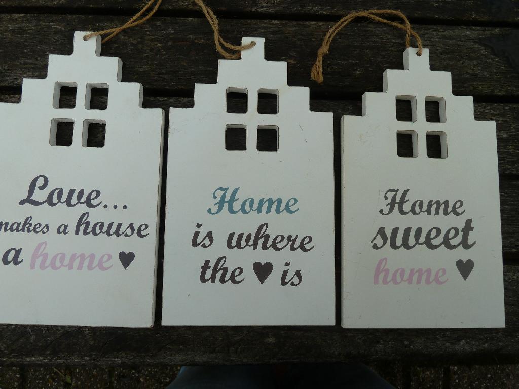 Tekstbordje home sweet home 3 stuks, Huis en Inrichting, Woonaccessoires | Tekstborden en Spreuken, Ophalen of Verzenden, Zo goed als nieuw