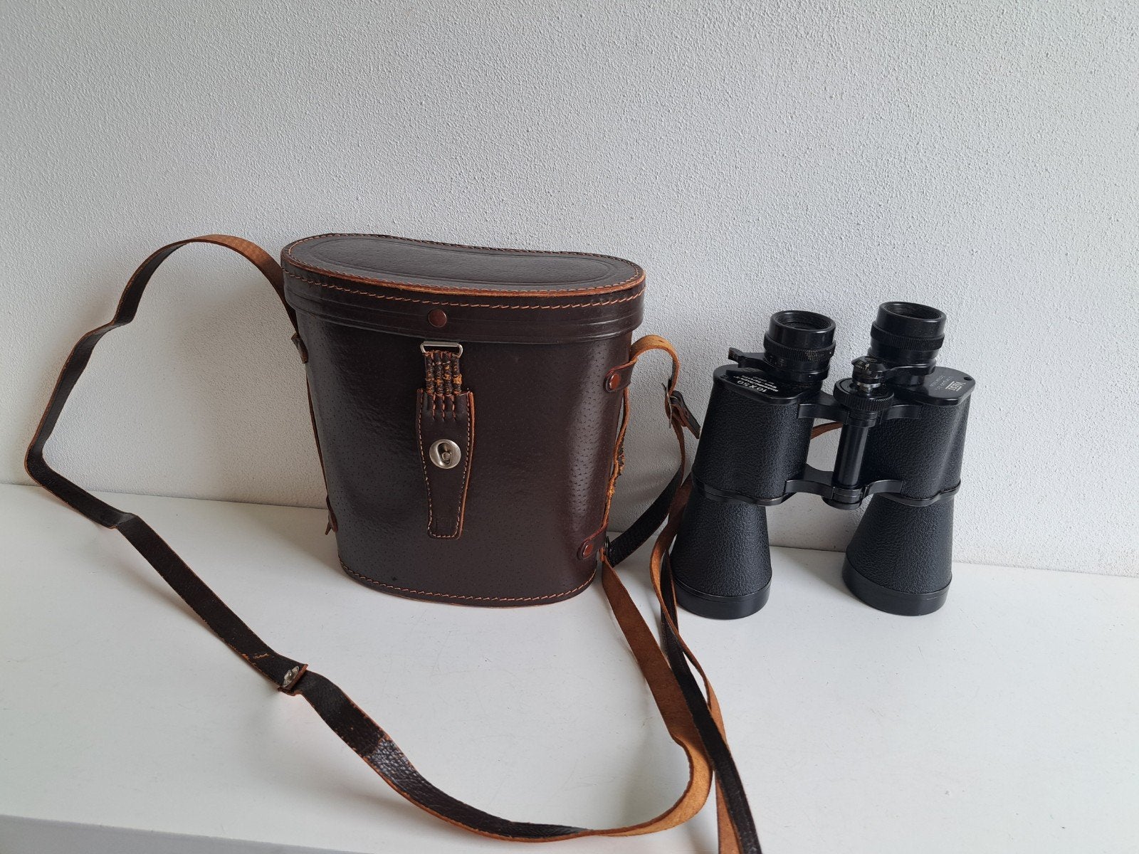 Weso verrekijker met tas, Audio, Tv en Foto, Optische apparatuur | Verrekijkers, Ophalen of Verzenden, Gebruikt, 8 tot 12x, Porro (met knik)