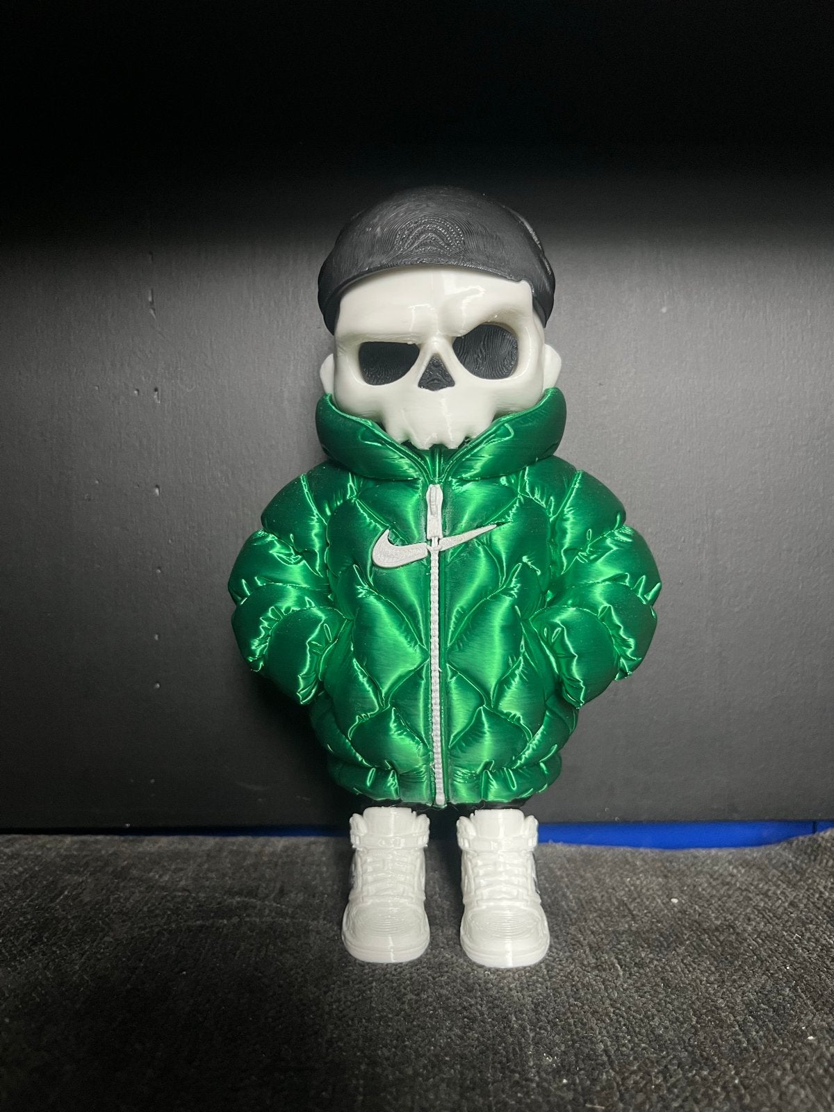 3D Geprinte Skull Figuur met Groene Nike Jas, Ophalen of Verzenden, Nieuw