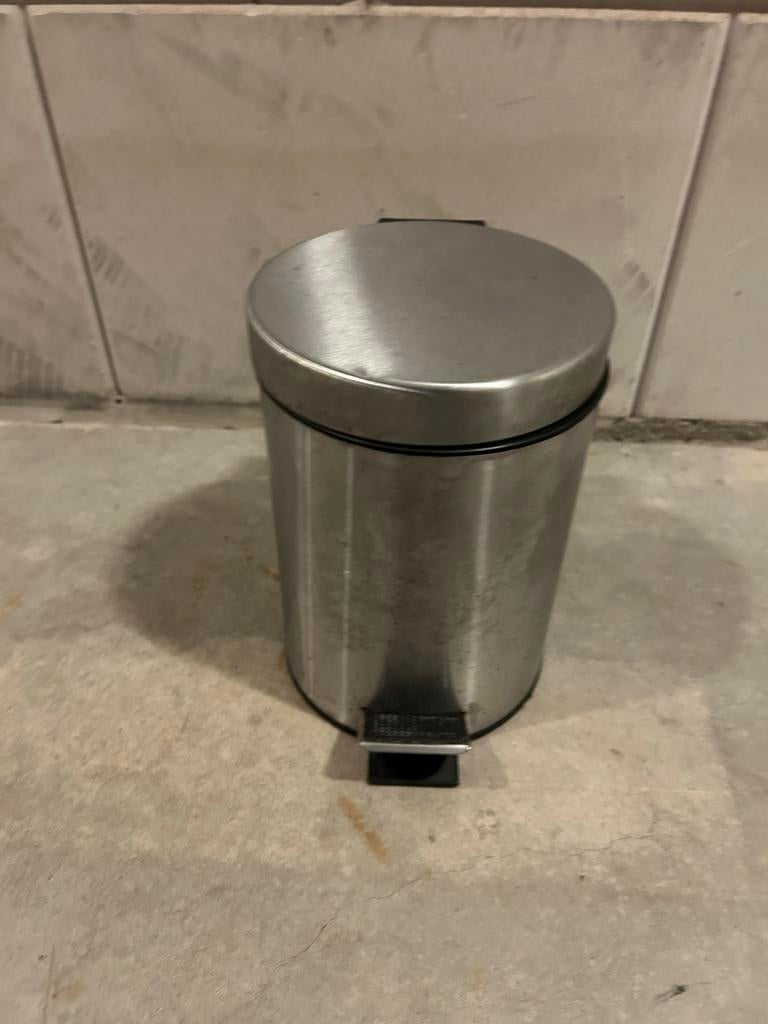 Pedaalemmer RVS 3L - Compact en Hygiënisch, Huis en Inrichting, Woonaccessoires | Prullenbakken, Gebruikt, Rvs, Minder dan 50 cm
