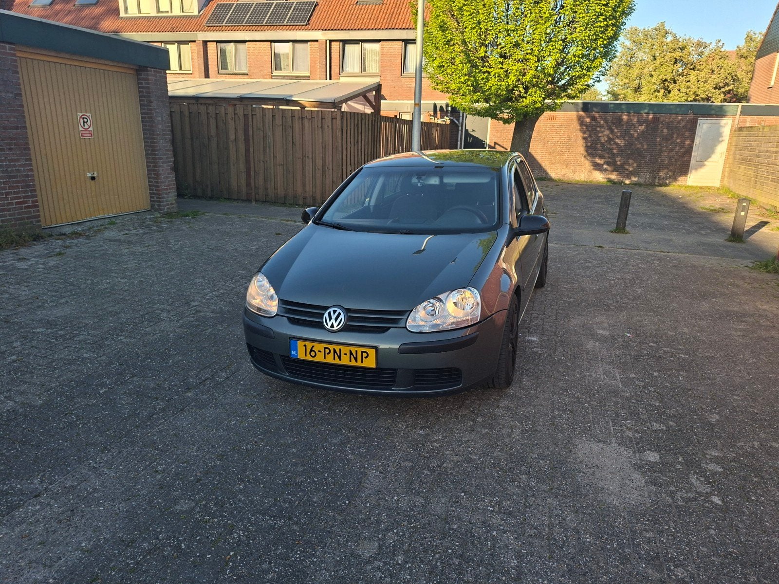 Volkswagen Golf 1.6 16V FSI 85KW 5D 2004 Groen, Voorwielaandrijving, 4 cilinders, 620 kg, Origineel Nederlands
