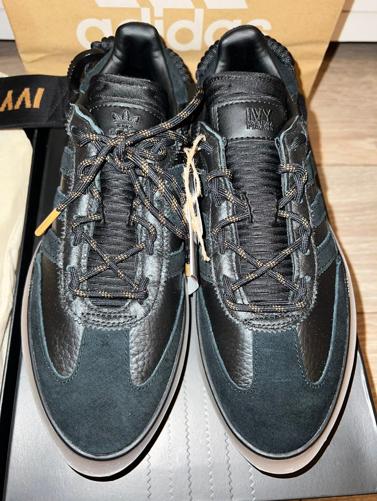 Adidas Ivy Park 40 (valt 39️) sneaker, NIEUW, Ophalen, Zo goed als nieuw, Zwart, Sneakers of Gympen