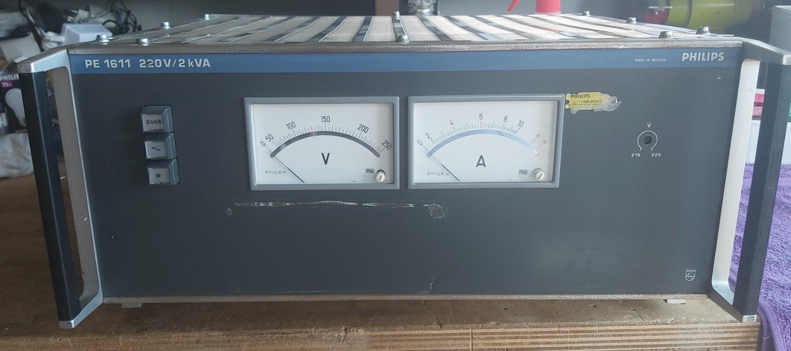 Philips netspanningsstabilisator 2KVA, Doe-het-zelf en Verbouw, Meetapparatuur, Ophalen, Gebruikt, Toebehoren