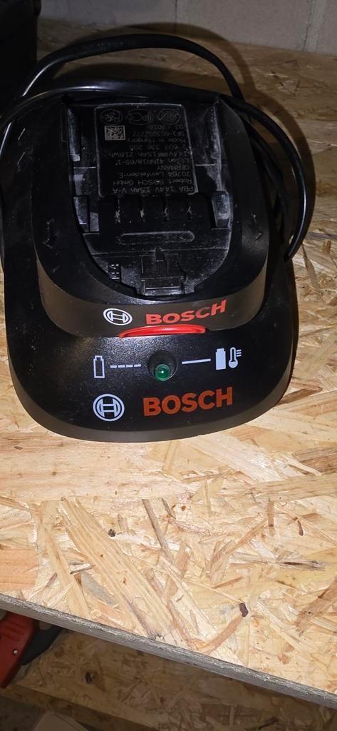 2 accu's gebruikt, Doe-het-zelf en Verbouw, Gereedschap | Machine-onderdelen en Toebehoren, Ophalen of Verzenden