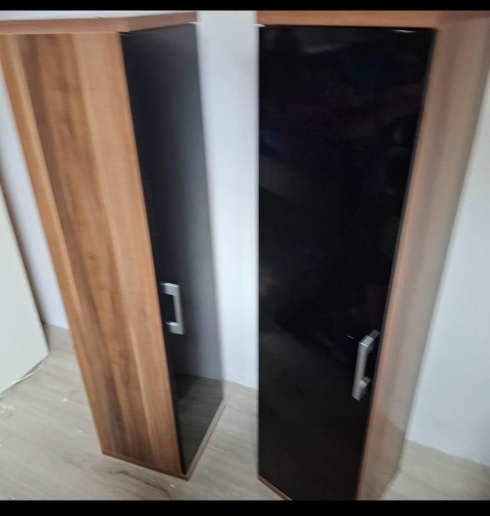 Wandvitrine 2 stuks, Huis en Inrichting, Ophalen, Minder dan 50 cm, Met deur(en), Zo goed als nieuw