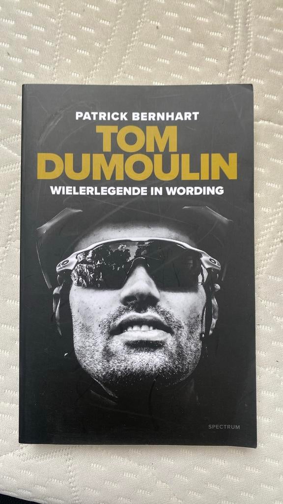 Tom Dumoulin: Wielerlegende in wording - Patrick Bernhart, Ophalen of Verzenden, Gelezen, Lopen en Fietsen