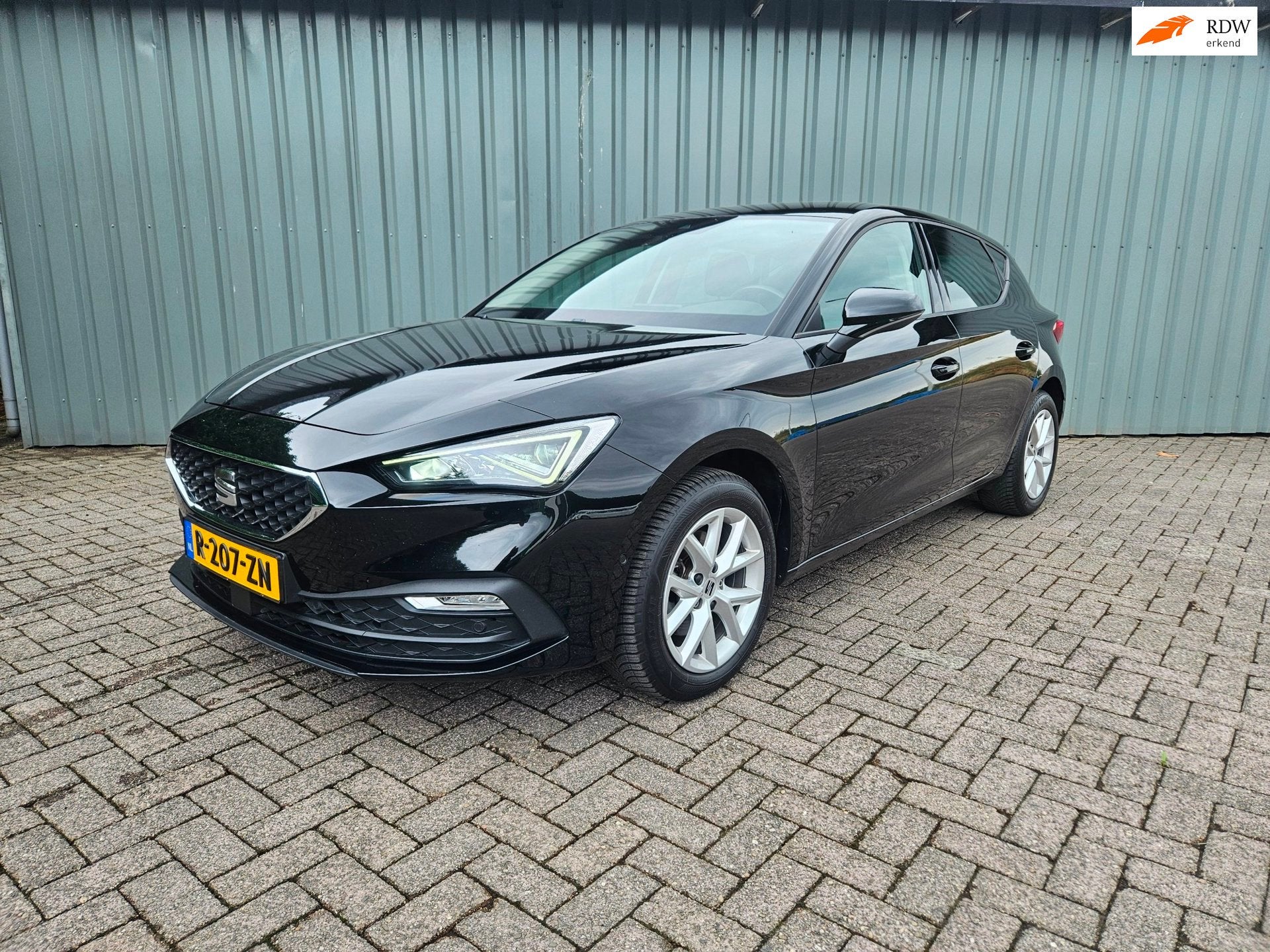 Seat Leon 5 Deurs 1.5 TSI Style Business Intense Camera Stoe, Auto's, Voorwielaandrijving, Stof, Euro 6, 4 cilinders