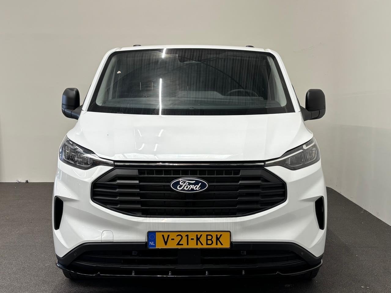 Ford Transit Custom 300 2.0 TDCI L2H1 EC Sport Nieuw Model A, Auto's, 4 cilinders, 2800 kg, Wit, Origineel Nederlands