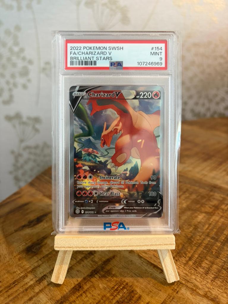 Pokemon TCG - Charizard V #154 PSA 9 (Brilliant Stars), Ophalen of Verzenden, Nieuw, Losse kaart, Foil