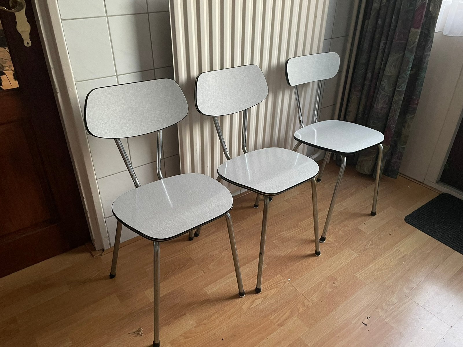 Retro formica stoelen met buizenframe 2 + 1, Ophalen, Gebruikt, Overige kleuren, Drie