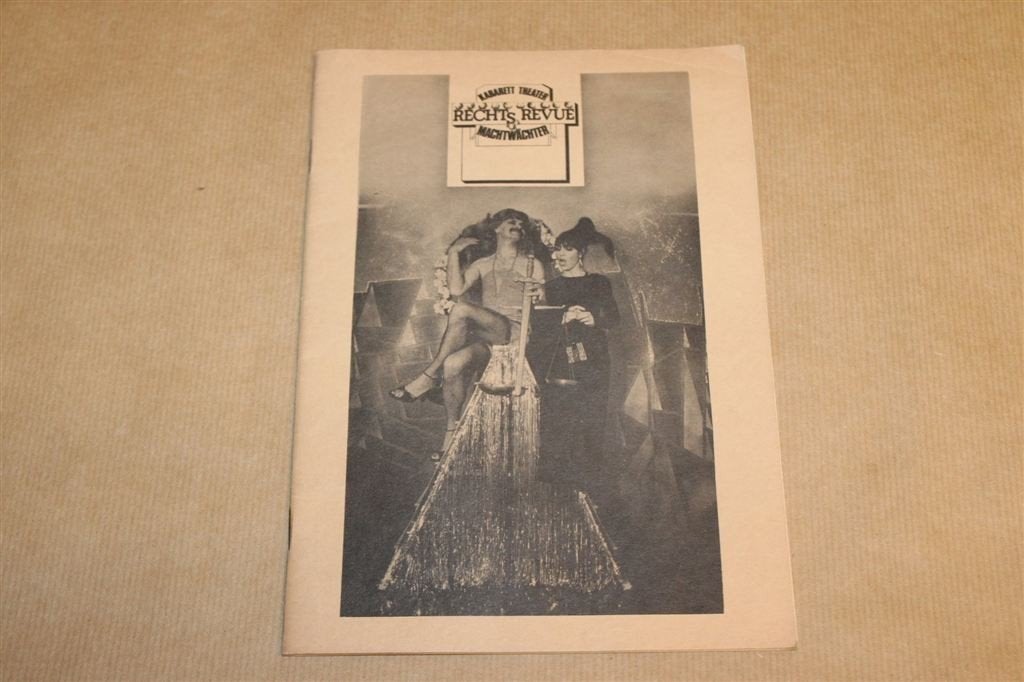 Rechts-Revue — Duits Politiek Cabaret 1978, Ophalen of Verzenden, Gelezen, Toneel