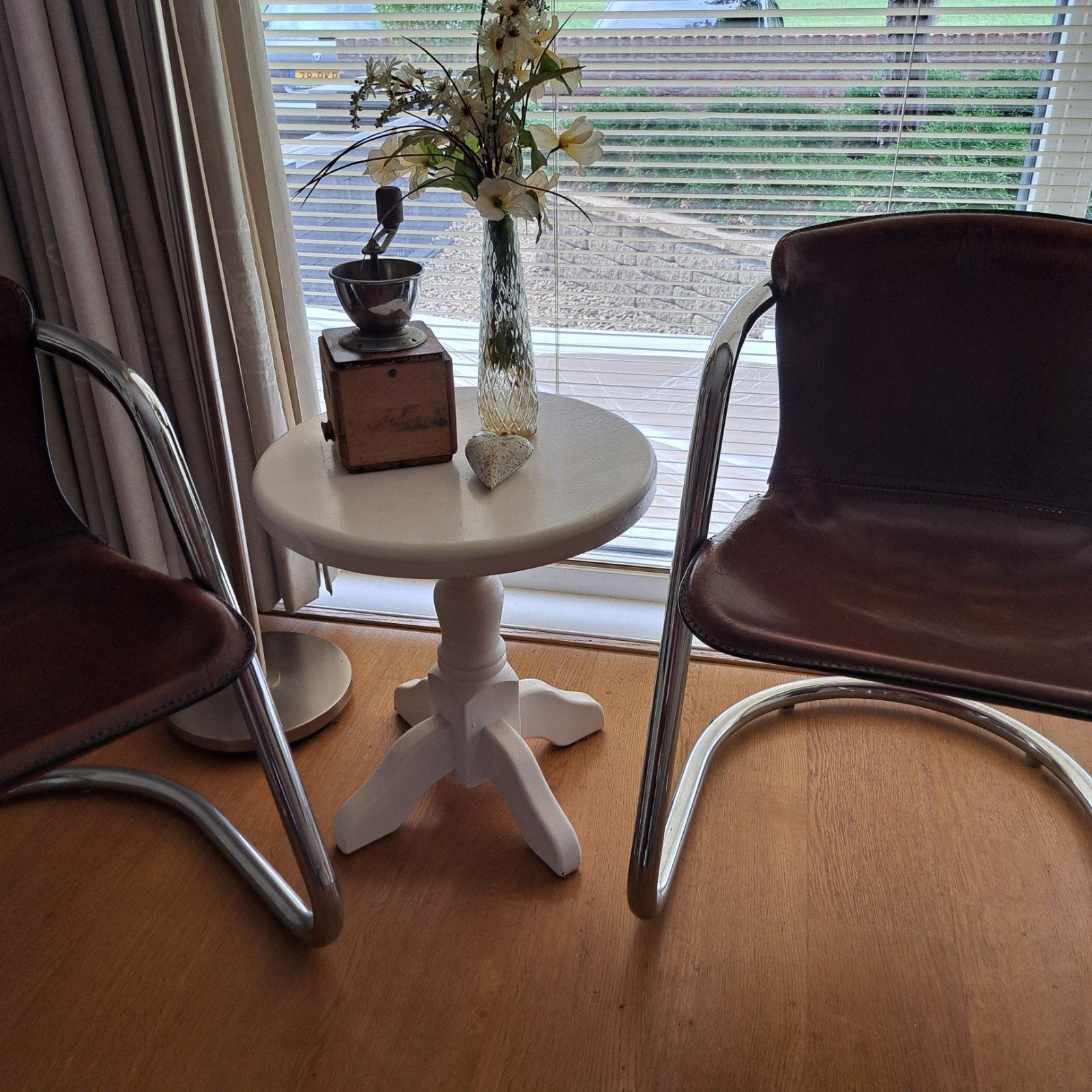 Rond bijzettafeltje, wit, 50 cm hoog, 45 cm diameter, Huis en Inrichting, Tafels | Bijzettafels, Gebruikt, Rond, Klassiek, landelijk