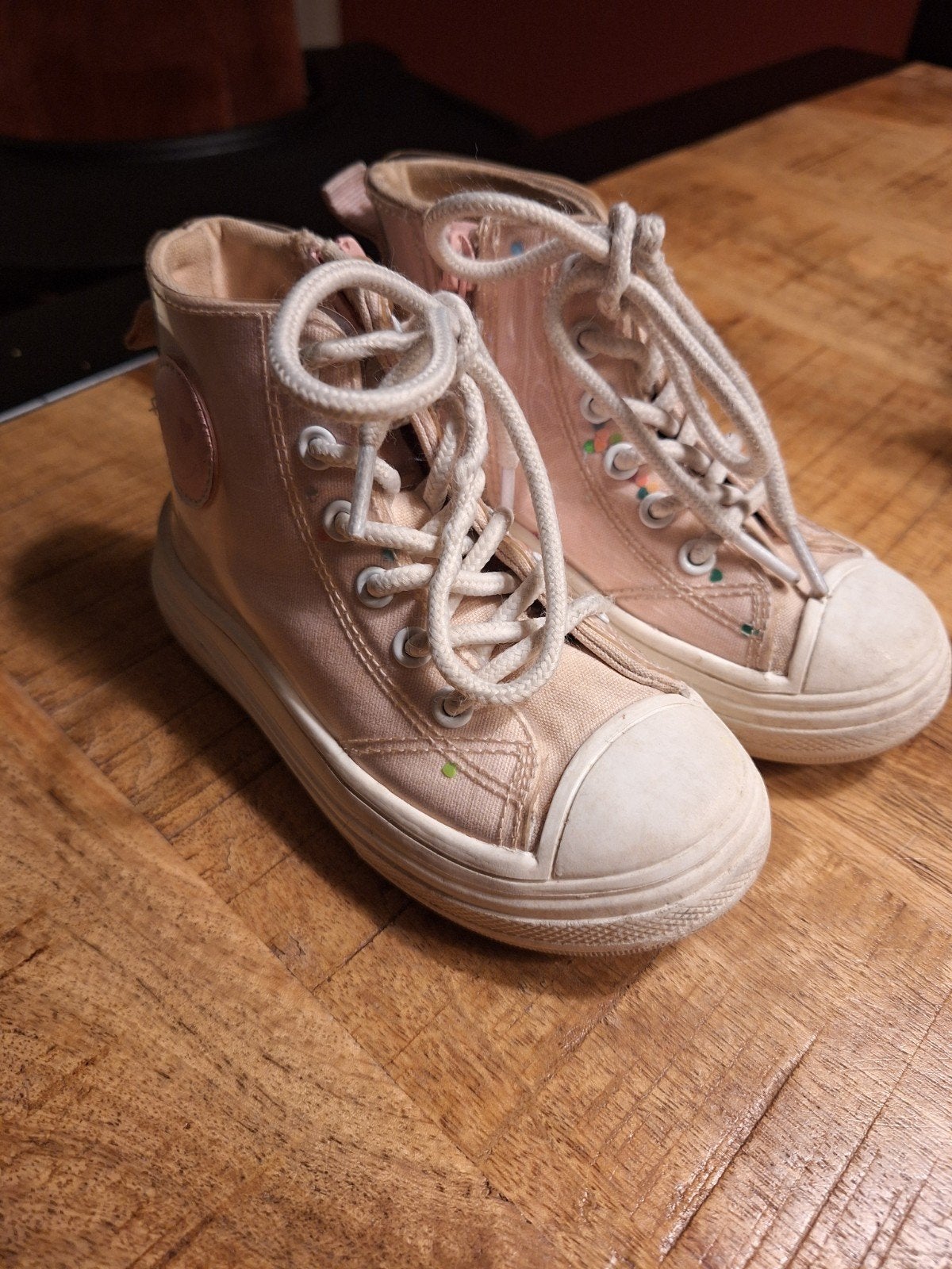 Roze schoenen hoge sneakers voor meisjes, maat 24, Kinderen en Baby's, Kinderkleding | Schoenen en Sokken, Gebruikt, Meisje, Schoenen