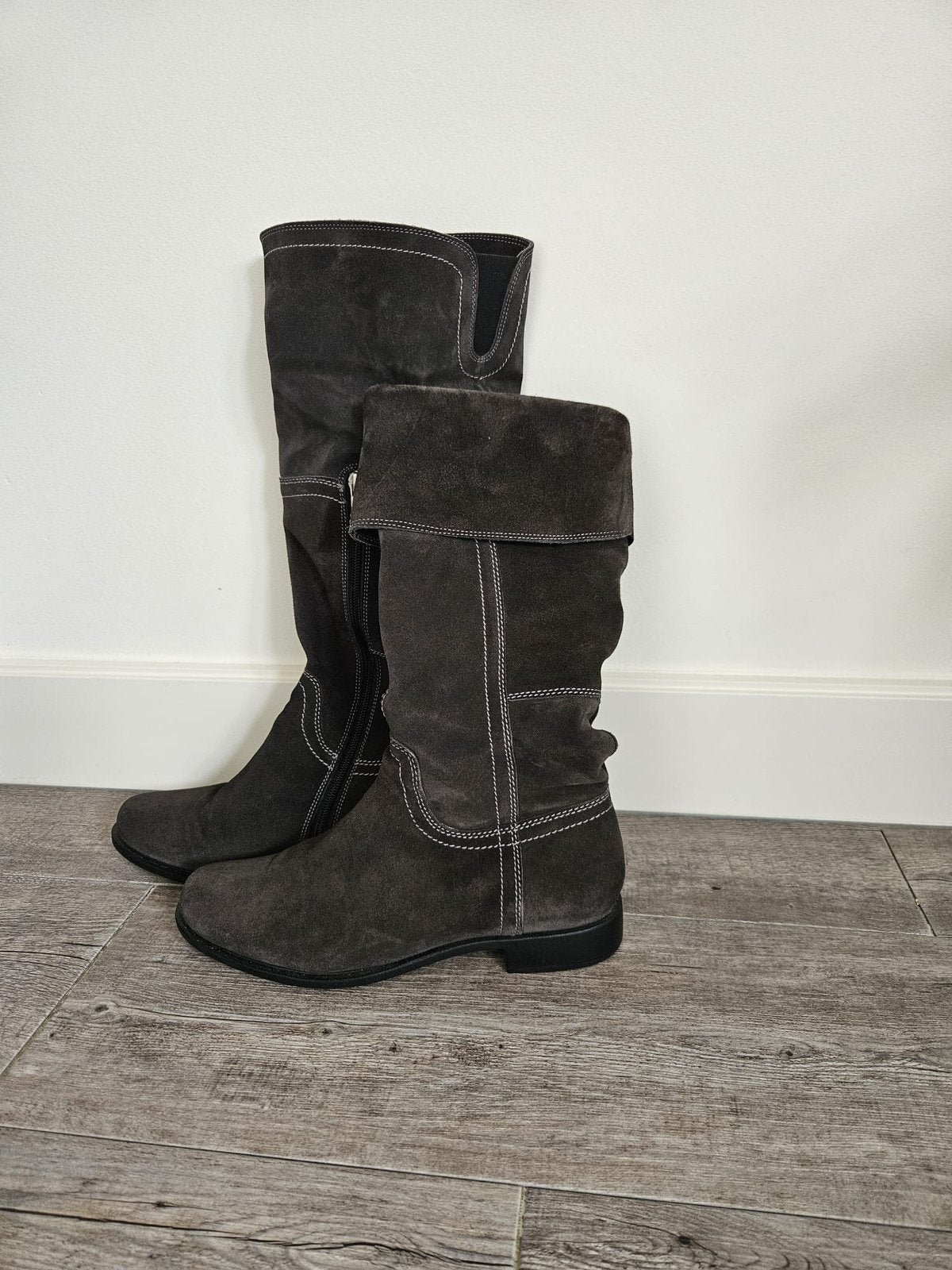 Suède laarzen dames maat 39, Kleding | Dames, Schoenen, Hoge laarzen, Overige kleuren, Ophalen of Verzenden, Zo goed als nieuw