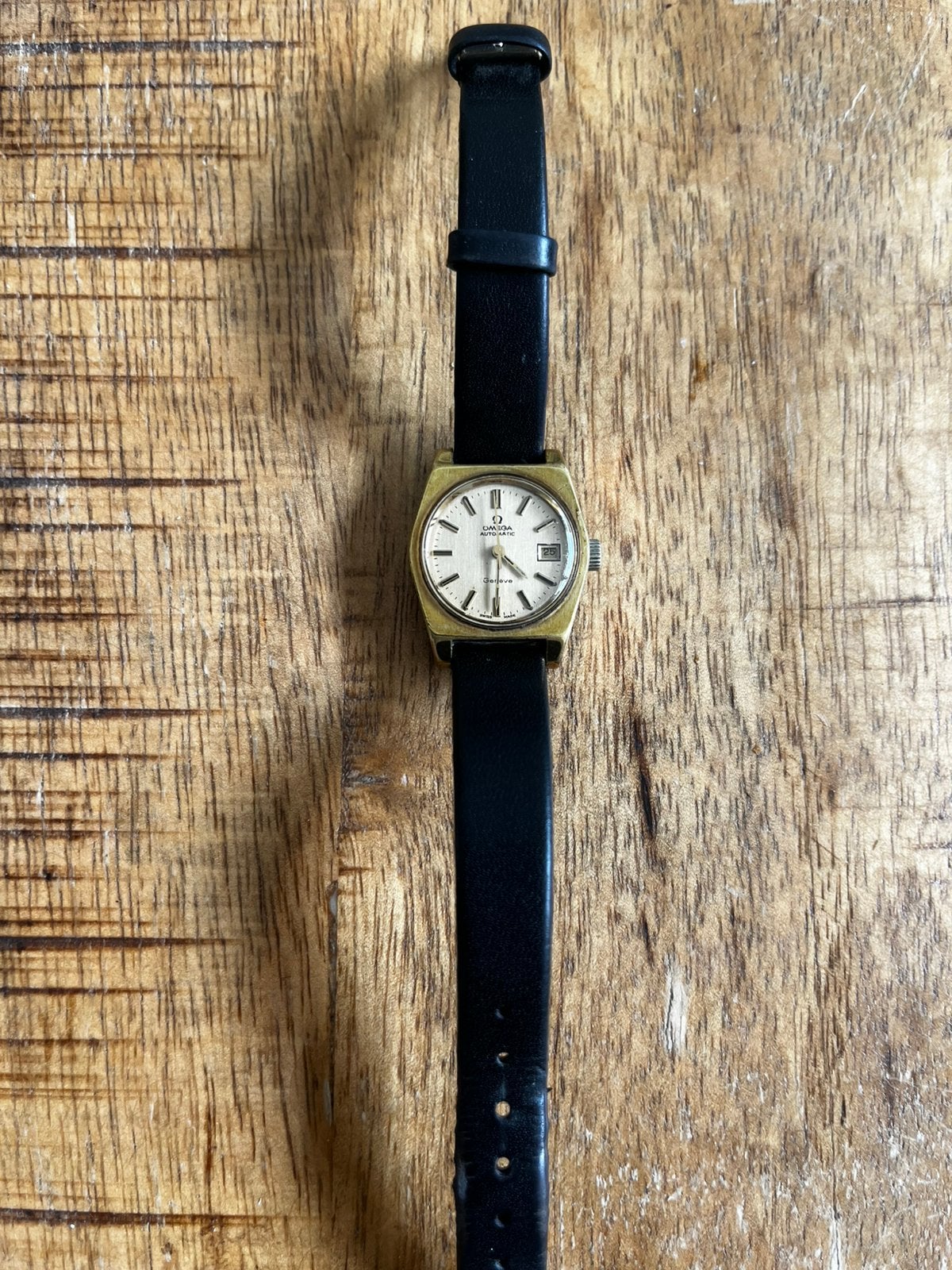Dameshorloge Omega automatic genève (defect), Ophalen of Verzenden, Zo goed als nieuw, Staal, Overige merken