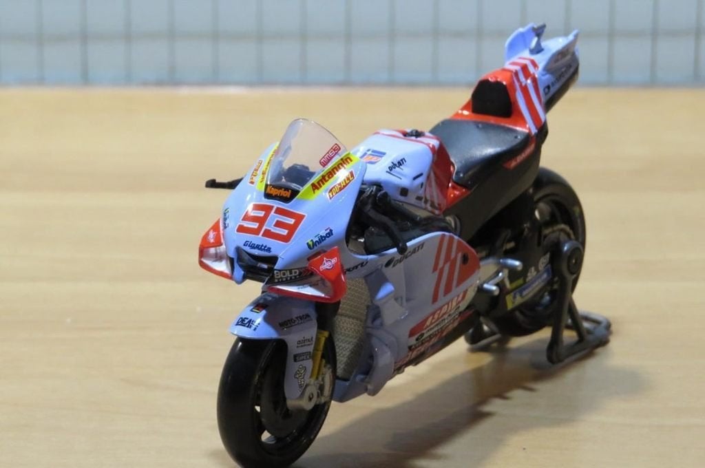 Marc Marquez Ducati Desmosedici 2024 1:18 36399M, MayCheong, Maisto, Nieuw, Ophalen of Verzenden