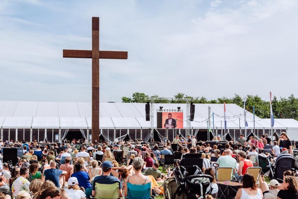 2 zaterdagtickets voor opwekking, Drie personen of meer