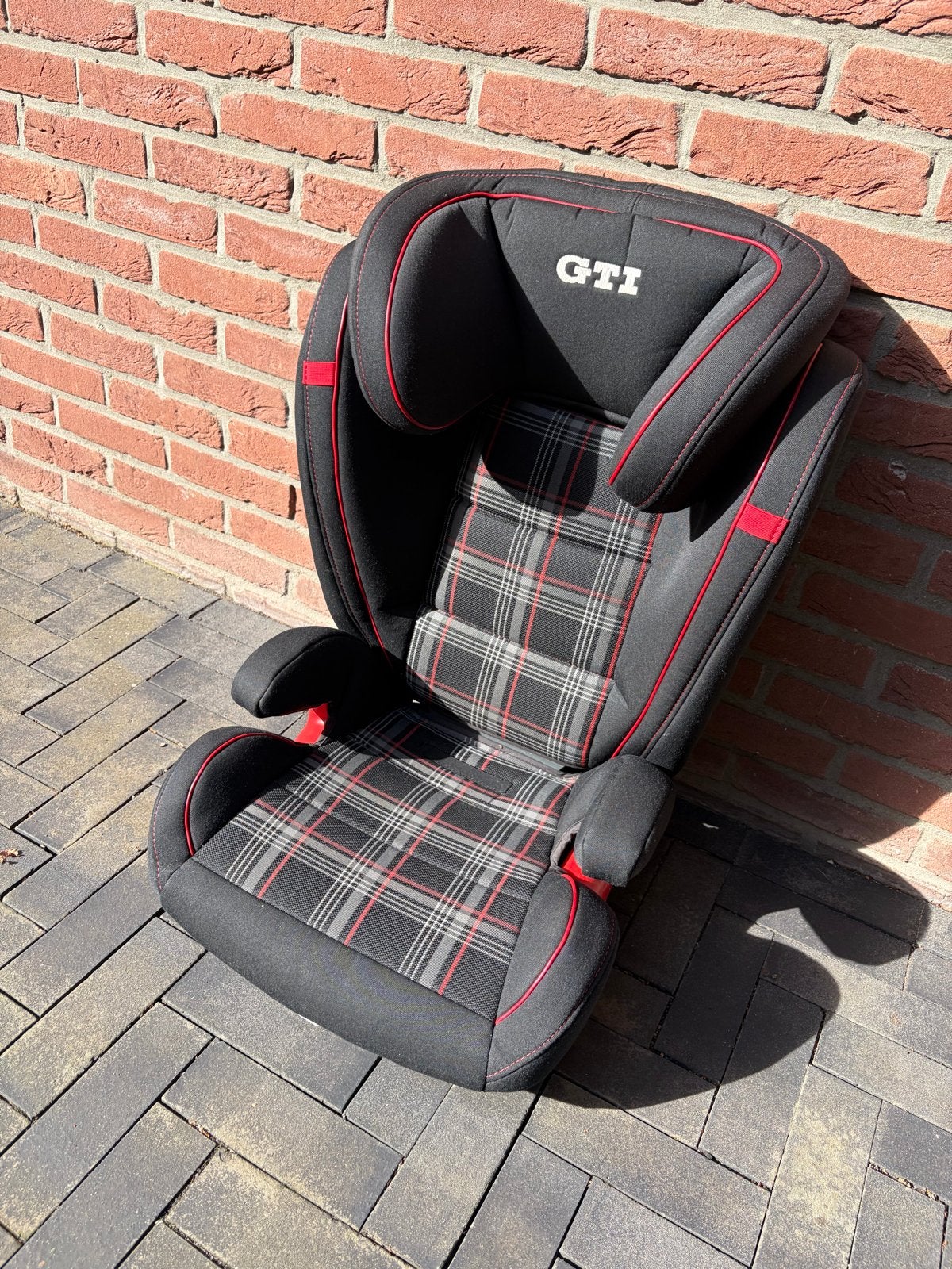 Volkswagen GTI kinderzitje - Zo goed als nieuw, Autogordel, 15 t/m 36 kg, Zijbescherming, Zo goed als nieuw