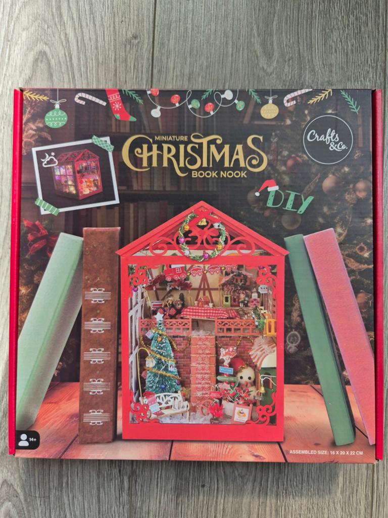 Christmas miniature booknook DIY crafts & co. Nieuw in doos, Hobby en Vrije tijd, Modelbouw | Overige, Ophalen, Nieuw