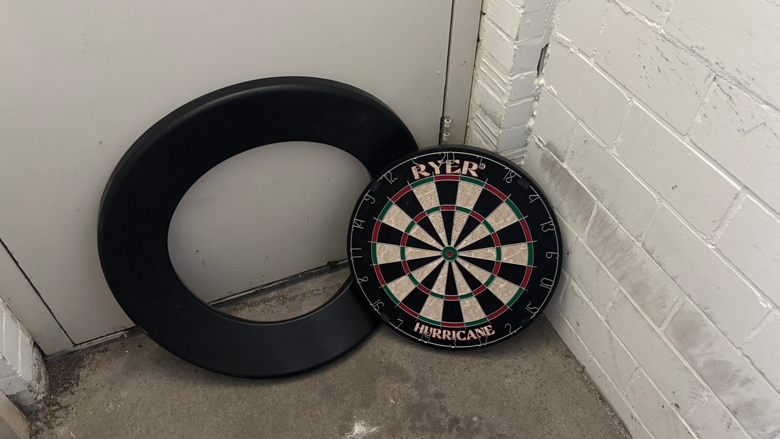 Dartbord met beschermrand (exclusief pijlen), Ophalen, Gebruikt, Dartbord