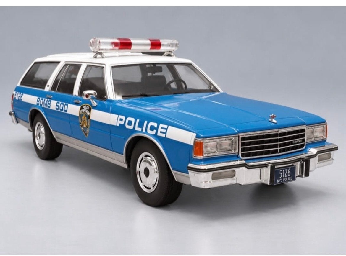 Chevrolet Caprice Estate Wagon 1985 - NYC Police 1:18, Ophalen of Verzenden, Nieuw, Auto, Overige merken