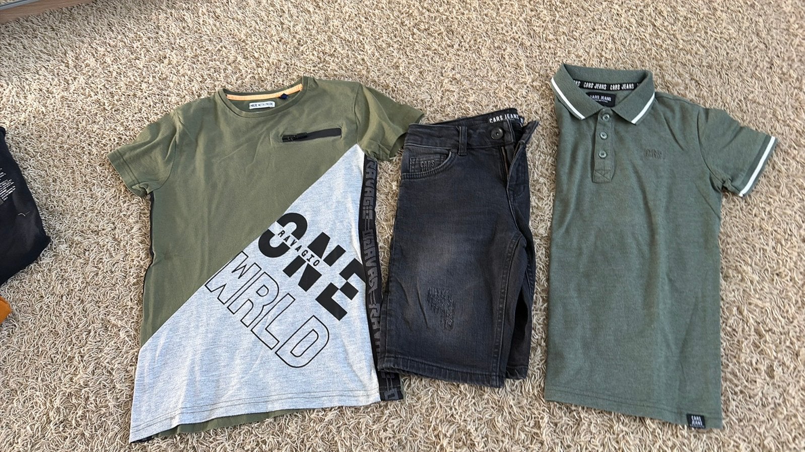Leuke jongens spijker bermuda met 2 shirts maat 140/146, Kinderen en Baby's, Kinderkleding | Maat 140, Ophalen of Verzenden, Zo goed als nieuw