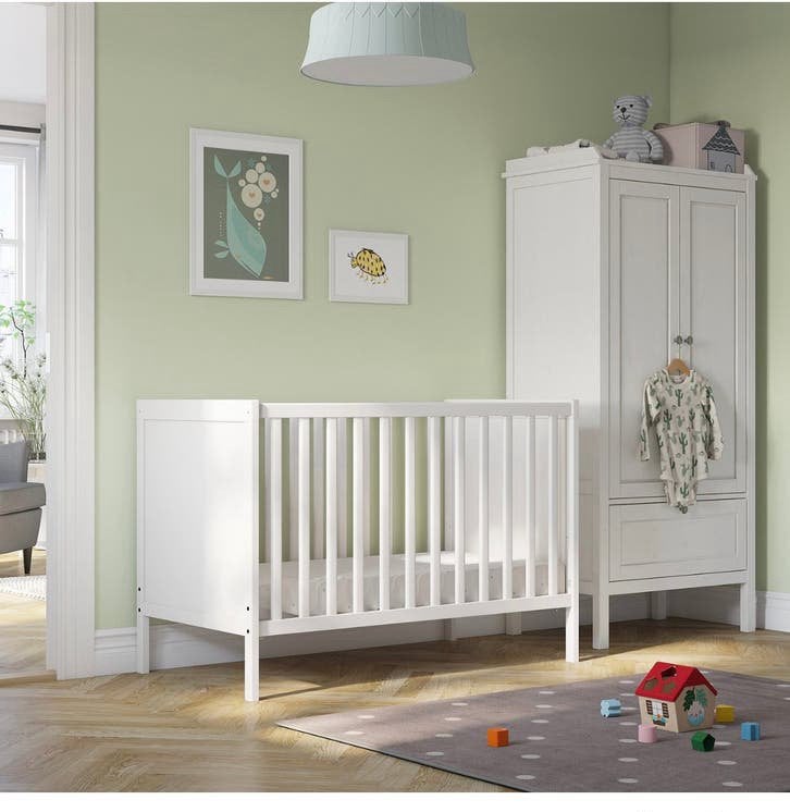 Babybedje ledikant IKEA Sundvink INC. matras van Krummeler, Kinderen en Baby's, Kinderkamer | Complete kinderkamers, Ophalen, Zo goed als nieuw