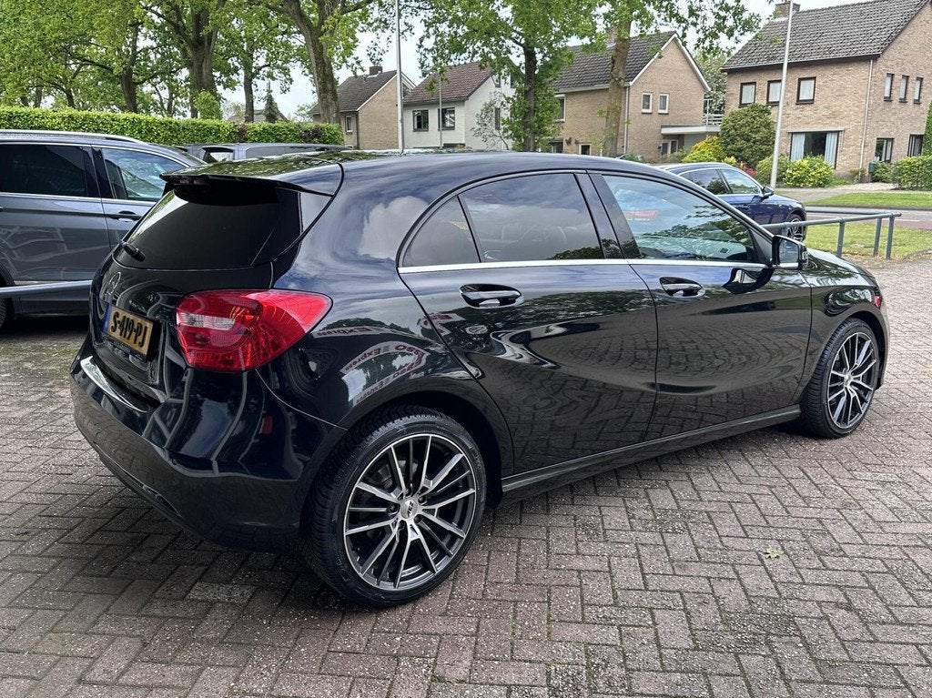 Mercedes A-klasse 180 Ambition Airco, Bluetooth, Pdc, LM.., Voorwielaandrijving, Gebruikt, Euro 6, 4 cilinders