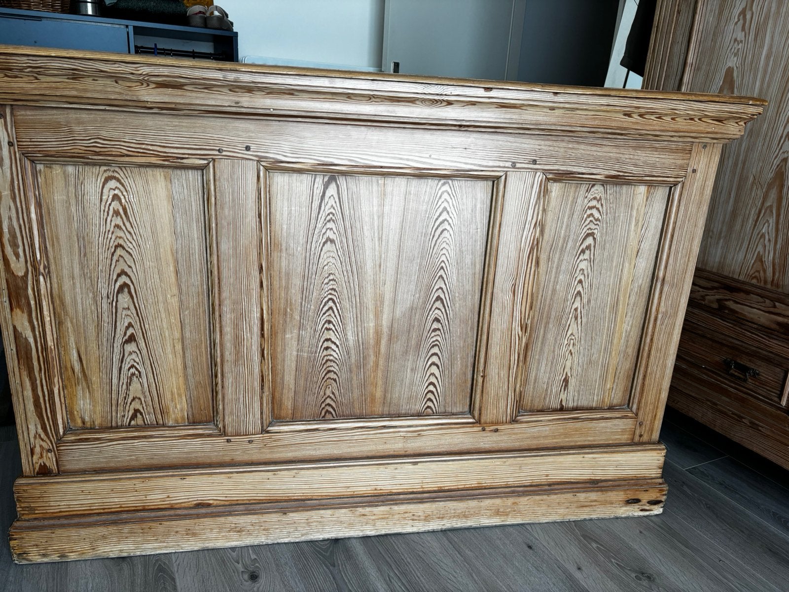 Antieke grenen bar, Ophalen