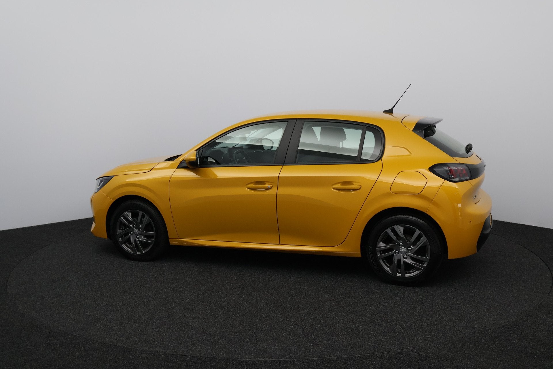 Peugeot 208 1.2 PureTech Active Pack/ D-Riem verv: 86.000 KM, Auto's, Voorwielaandrijving, Stof, 1199 cc, Verwarmde buitenspiegels