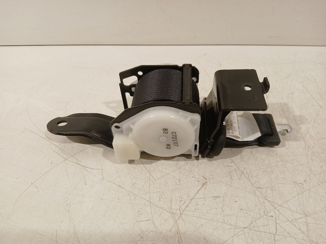 Veiligheidsgordel midden achter Mitsubishi Outlander, Auto-onderdelen, Interieur en Bekleding, Onderdelen@venauto.nl, Van der Ven Autorecycling B.V.