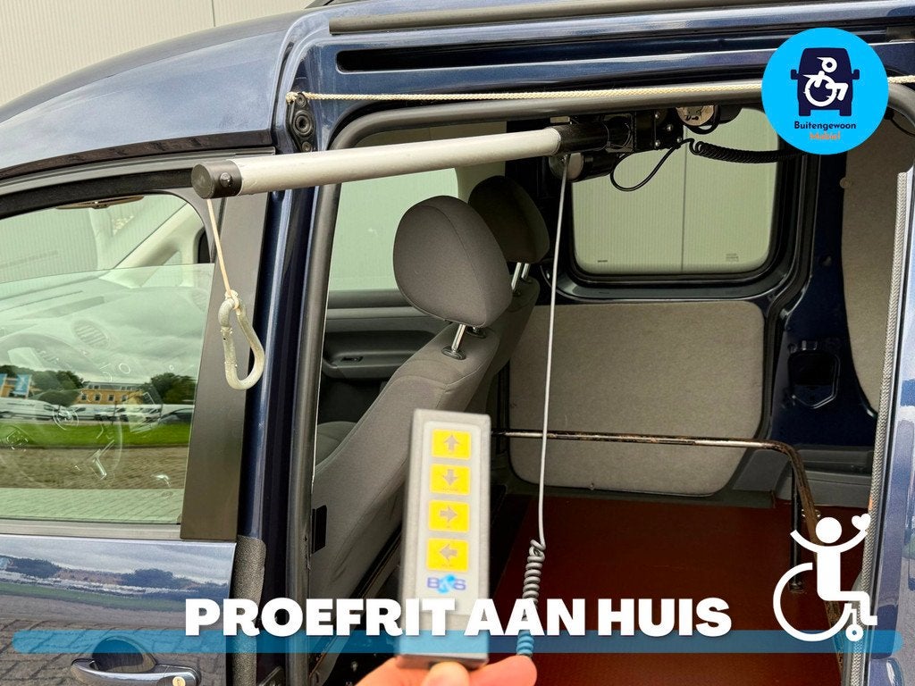 Volkswagen Caddy Maxi Rolstoelauto Handgas Tillift Airco Aut, Auto's, Volkswagen, Euro 5, Stof, Gebruikt, 4 cilinders