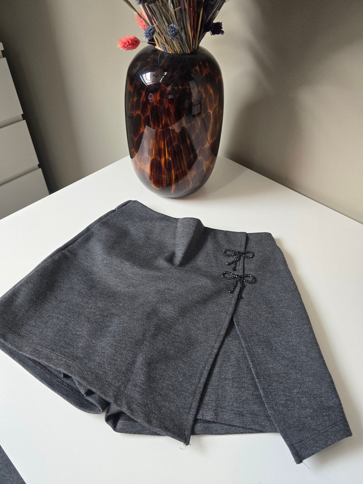 Grijze skort met strikjes van Zara, maat 152 (11-12 jaar), Ophalen of Verzenden, Meisje, Broek