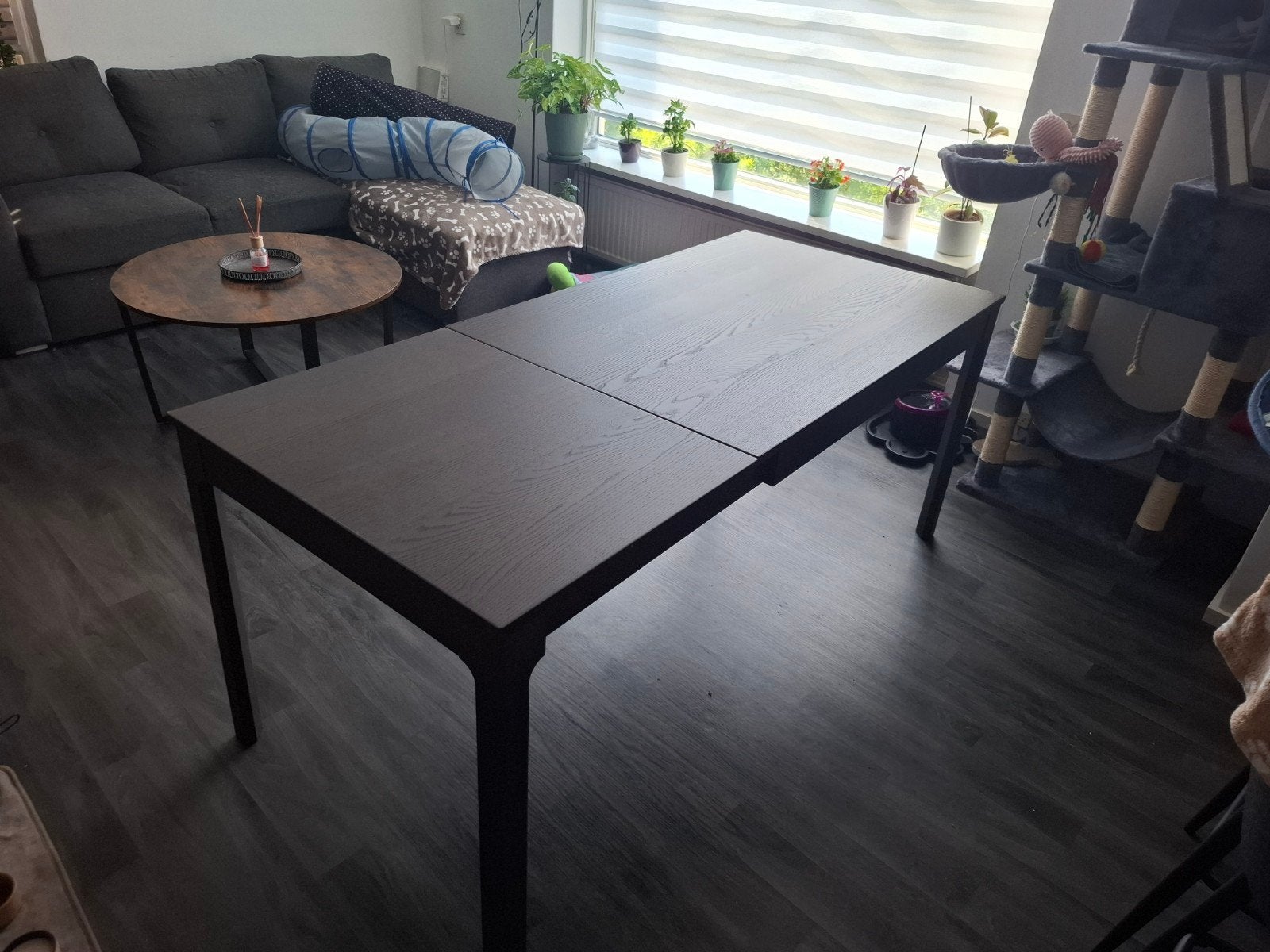 Uitschuifbare donkerbruine eettafel, Huis en Inrichting, Tafels | Eettafels, Ophalen, Gebruikt, 50 tot 100 cm, Vijf personen of meer