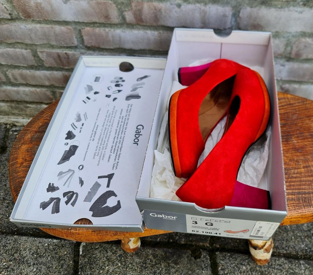 Design Gabor schoenen pumps rood oranje roze suède zgan, Gabor, Ophalen, Zo goed als nieuw