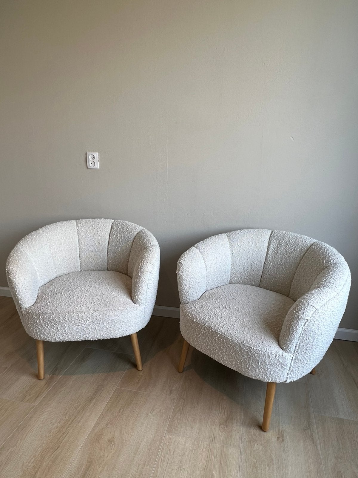 2 Bouclé stof fauteuils, Ophalen, Zo goed als nieuw, Stof, 75 tot 100 cm