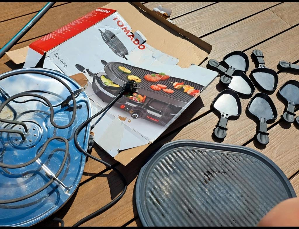 Tomado Raclette Grill met 8 Pannetjes, Ophalen of Verzenden, Gebruikt, 8 personen of meer