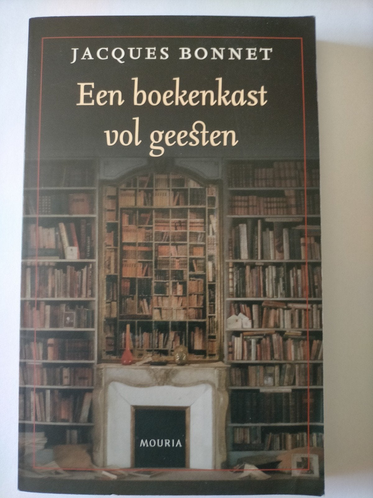J. Bonnet - Een boekenkast vol geesten, Ophalen of Verzenden, Zo goed als nieuw, J. Bonnet