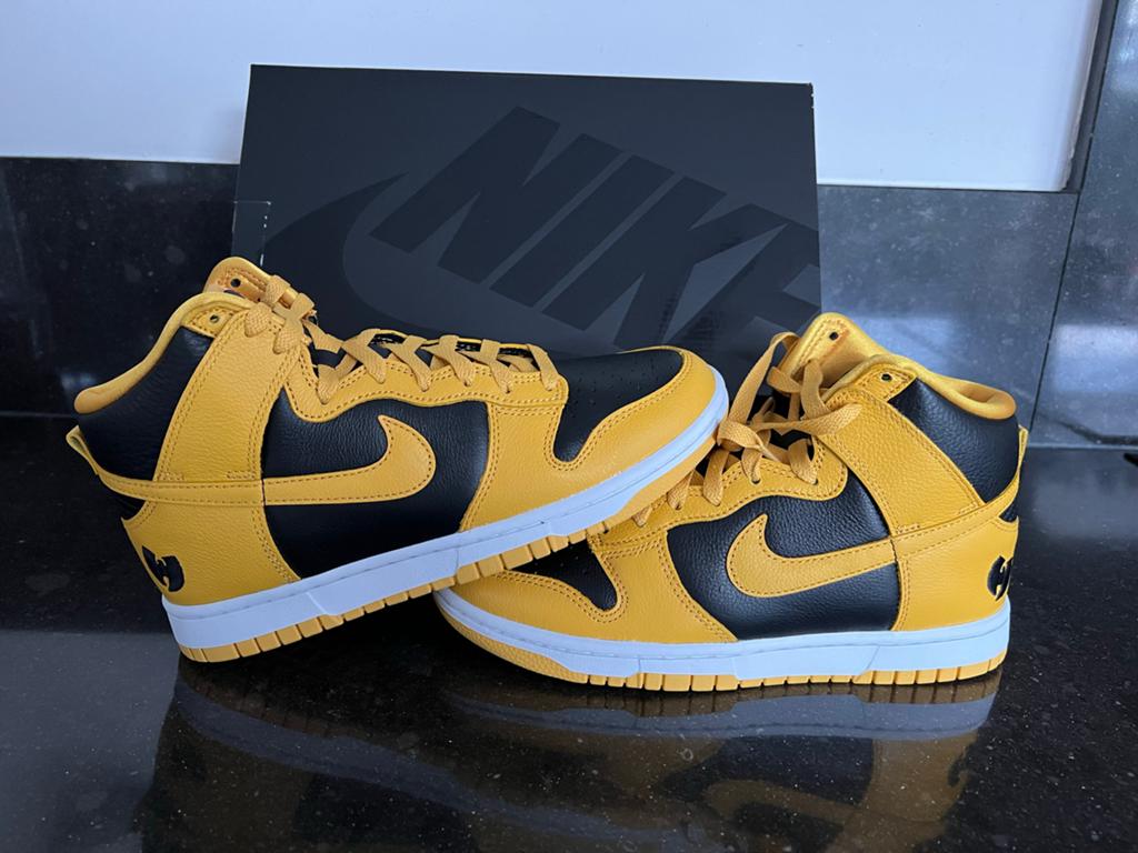Nike Dunk High Wu-Tang - Geel/Zwart maat 40, Overige kleuren, Nieuw, Ophalen of Verzenden, Sneakers of Gympen