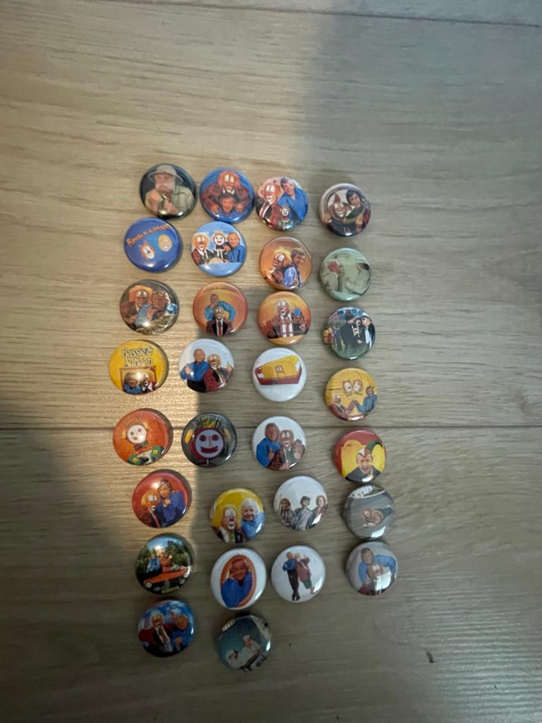 Grote collectie Bassie & Adriaan buttons/pins, Verzamelen, Ophalen of Verzenden, Gebruikt, Figuurtje, Button