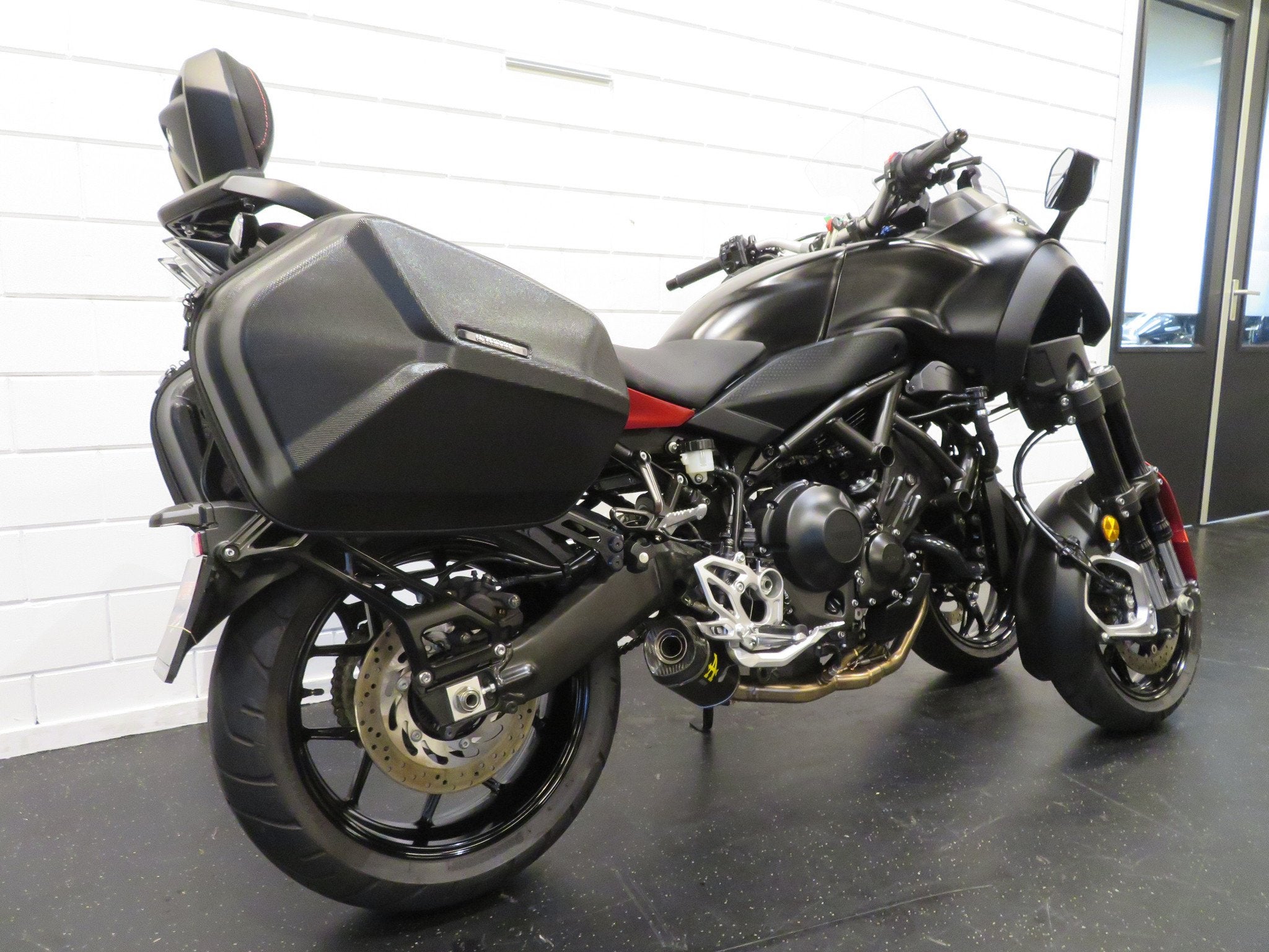 Yamaha MXT 850 D NIKEN GT ARROW T.CASE NL! (bj 2022), Motoren, Bedrijf, Toermotor