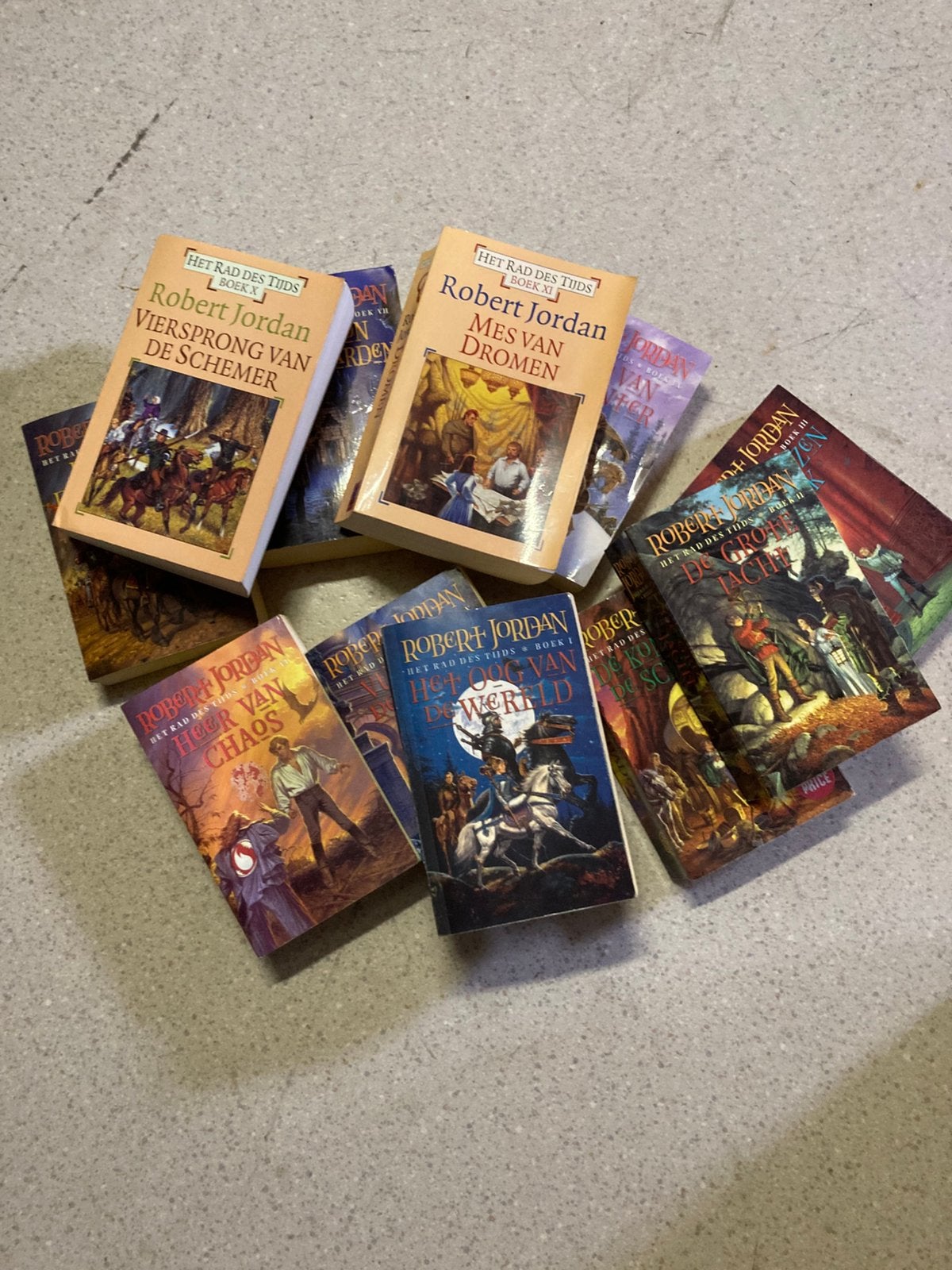 Deel 1 t/m 11 van Robert Jordans epos Het Rad Des Tijds, Boeken, Ophalen, Zo goed als nieuw